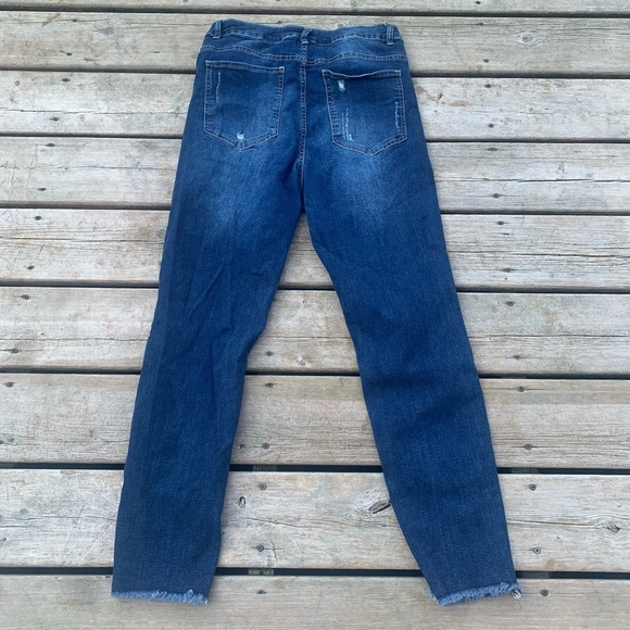 Cali Ultra High Rise Skinny Distressed Jeans - Dark Wash - Size 15 - Picture 7 of 11